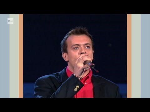 Gli 883 cantano "Come mai" nel 1993