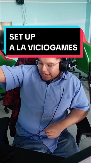 Armando una PC en la sala de videojuegos de Espiga Center