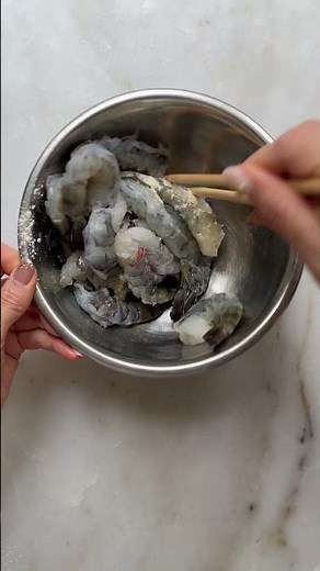 EASY SHRIMP SPRING ROLLS