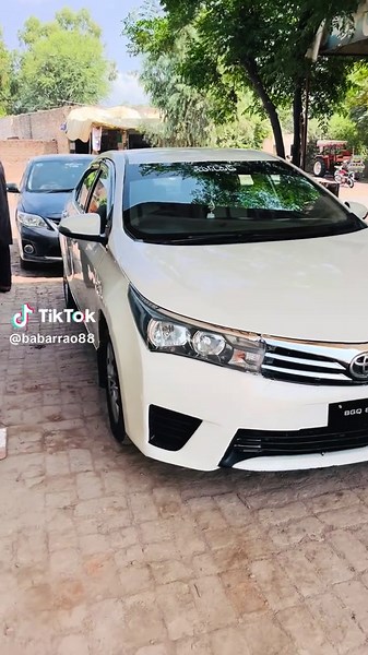 Explore the 2017 Toyota Corolla Features