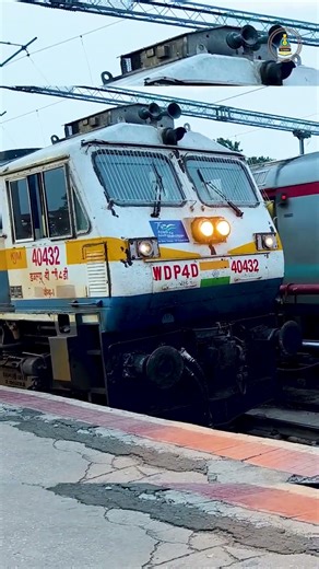 देर से पहुँचने के बाद Superfast का दमदार Entry | Mysuru–Varanasi Express Part 1