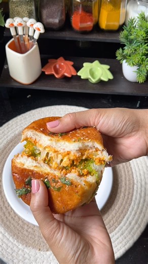 Spicy Egg Burger 🍔 #shorts #recipe