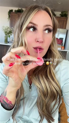 Candy that literally plays music?! 🤯🍭 Meet the Amos TastySounds Audio Lollipop each flavor comes with a pre-recorded song you can hear through your jaw! This holiday mix (Blackberry, Honey Peach, Mint & Green Apple) is the most fun gift idea ever perfect for stockings, parties, or just to blow someone’s mind 🎄🎶 If you haven’t tried it yet… you have to hear it to believe it. #t#tastysoundsm#musiclollipopc#candythatplaysmusich#holidaygiftideasstockingstuffers