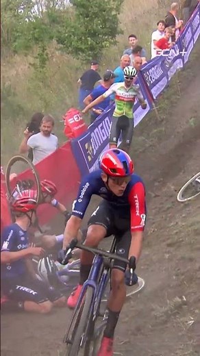 Cyclocross comes crashing back to our screens! 💥