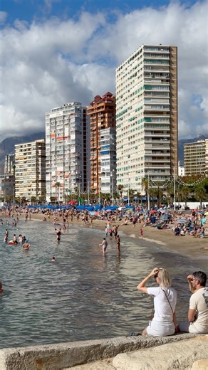 Benidorm 30/10/25 📍 Playa de Levante ⛱️ 13:30 p.m. #benidorm #spain #espania #costablanca #espanha #espana #espagne #españa #espanja | Benidorm Alicante