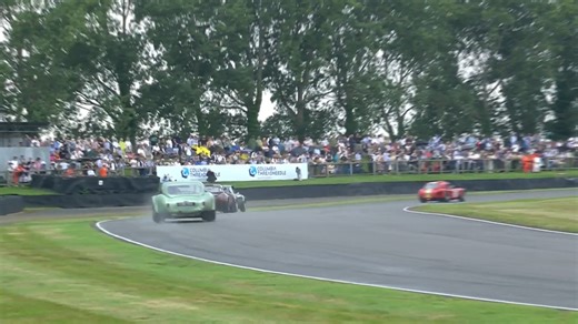 81K views · 1.4K reactions | This is what a good bit of traction can do. The #Cobra struggles to get the power down and the #Jaguar E-type manages to fly by on the pit straight. #GoodwoodRevival | Goodwood Festival of Speed | Facebook