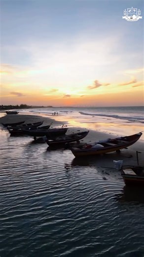 Prefeitura de Camocim on Instagram: "Camocim é assim: 64 km de litoral, a maior costa do Ceará 🌊 E uma das partes mais especiais fica aqui, na Vila da Praia do Maceió. Ventos constantes, sol o ano inteiro e um cenário perfeito para quem vive os esportes aquáticos, como kitesurf e windsurf 🪁 Enquanto o inverno chega na Europa, atletas e viajantes do mundo inteiro escolhem Maceió como destino. E muitos deles não vêm só para visitar. ✨ Vêm para ficar. #Camocim #PraiaDoMaceió #KitesurfBrasil #Wind