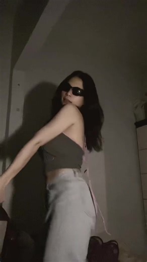 Jennie's Aura Shines Bright at Final Bozz Concert