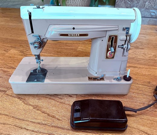 Vintage 1950’s Singer Model 404 Sewing Machine - Etsy