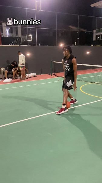 One functional knee and y’all still can’t jump with me💀#fyp #hooper #dunk #cantguardme #baller #forthehoopers