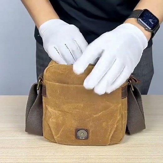 Waxed Canvas Messenger Bag for Photographer -- Woosir