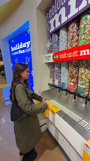 Closest To 200 Christmas M&Ms WINS😳🍬🎄?! #challenge #guess #candy #christmas #fyp #reels | Kayleigh Mae