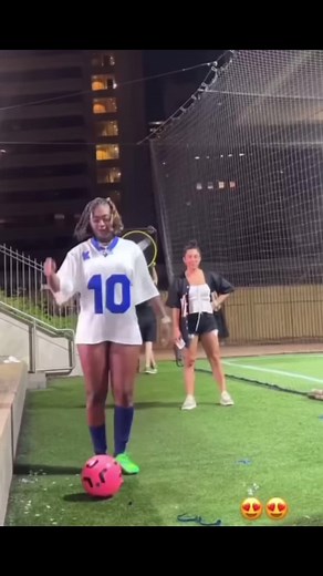 Kaliii not only rap she been playin soccer too ⚽️🖤 #kaliii #soccer #fiftyfifty #foryoupage #foryou #4u #barbiedreams #talent