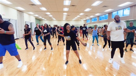 Join us in dancing to 'I'll Always Be Thankful,' a song that reminds us of the importance of gratitude. Despite the challenges and hardships we may encounter, there's always something to be thankful for. Let's come together to give God the glory through it all. Remember, remain thankful, wear a smile, and give thanks for the blessings in our lives. #ThankfulHeart #PraiseAndDance #Blessings #GiveGodGlory Song: I'll Always Be Thankful (feat. The Pace Family) Artist: Duranice Pace Choreographer: Ke