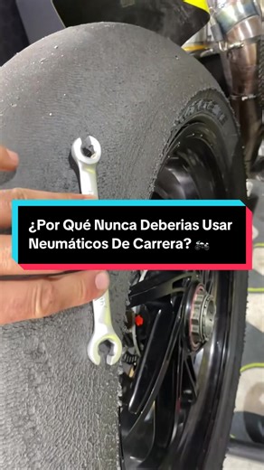 ¿Por Qué Nunca Deberias Usar Neumáticos De Carrera? 🏍️#curiosidades #sabiasque #datoscuriosos #curioso