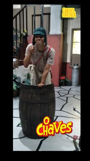 Chaves do Brasil on Instagram: "O chaves do oito ! (El chavo del ocho) Homenagem a abertura original dos anos 70 E a @expo.chaves não para, até dia 22, trabalho original do grupo @chespirito_rgb, com todos os detalhes pequenos que só quem assistiu mesmo vai perceber, CORRE, NÃO PERDE TEMPO! #chaves❤️rio #chavesaexposição #expochaves #chaves #fy @elchavodel8of"