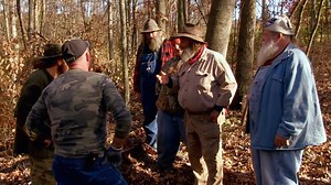 132K views · 10K reactions | En una de sus más arriesgadas pruebas el equipo toma riesgos y las decisiones pueden afectar al equipo #MonstruosDeLaMontaña#PieGrande | Animal Planet Latinoamérica | Facebook