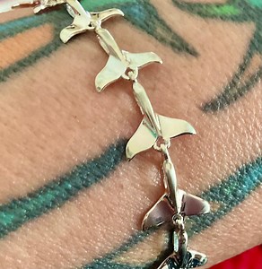 Whale Tail Bracelet, Hawaiian Jewelry, Whales Tail, Hawaiian Bracelet, Whale Fluke, Made in Hawaii, Whale Tail, Beach Jewelry, Sealife, Gift - Etsy