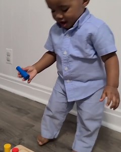 李 As your little one works with the Level 4 Peg Box, they will be...