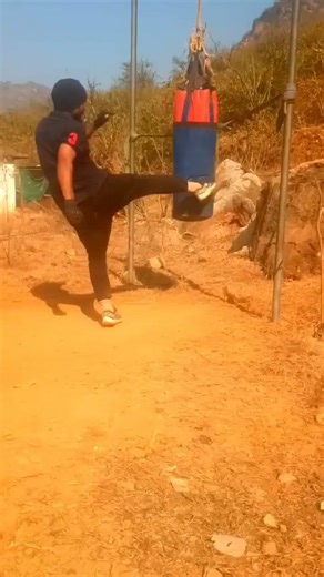 #Muay_Thai_Low_Kick_Combo_Round_Kick_Tutorial