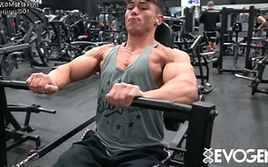 Devin在NPC赛前一周练胸训练计划