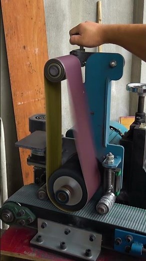 How to Align the Belt on a Belt Sander#howto #sand
