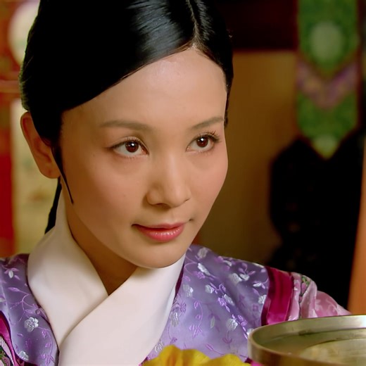 Xung Đột Giữa Hoa Phi và Tụng Chi trong Hậu Cung