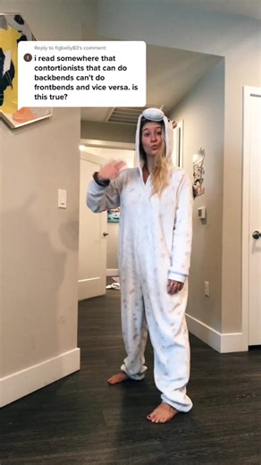 Reply to @figbelly83 It is true for most contortionists! I am a backbender so doing front bends strains my muscles much more! ☀️ #razrfit #contortion