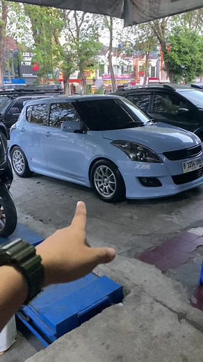 Suzuki Swift Sporty Look with R16 HSR Indy Wheels