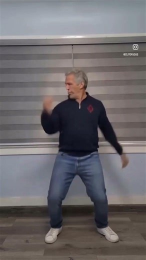 Epstein doing go mufasa emote