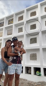 Hello ja pasensya kana ngayon lang ulit kami nakadalaw sayo miss na miss kana namin ni kuya mo sinama namin si baby kasi alam ko miss na miss mona anak mo Jannel Iloveyou Ja🥹🕊️ Sa mga nag aask bakit wala pa lapida si ja ay madami din po kami binayaran kaya hindi namin sya agad napagawan nyan may bida bida kasi nakakaawa daw kasi sinulit pera mga pa event , sana ikaw na ano! | Elyza Cabuyao