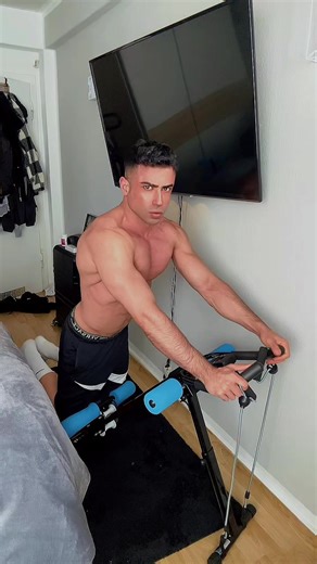 Dein Core ist das Zentrum deiner Kraft. MERACH Bauchtrainer ✔ Effektives Bauch- & Core-Training ✔ Einstellbar für Anfänger bis Fortgeschrittene ✔ Mit LCD-Monitor für Fortschritt-Tracking ✔ Faltbar und platzsparend ✔ Ganzkörper-Workout möglich Stärke entsteht dort, wo du dranbleibst. #fitness #homeworkout #bauchtraining #motivation #core Hinweis: Ich bin unabhängiger TikTok-Affiliate-Partner und kann durch Käufe über diesen Link eine Provision erhalten.