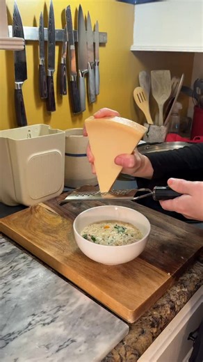 Farm & Table on Instagram: "One pot. Zero stress. Minimal mess. Yall know it’s time for a lazy girl dinner after a bunch of 12 hour night shifts 🫠 #instantpotrecipe #onepotmeal #easyrecipes #instantpotdinner #weeknightmeals #easyweeknightdinner"