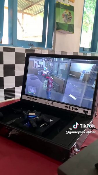 Gaaasss skuy sewa harian, bisa sewa PS4nya aja dan jg bisa sewa TV beserta PS4nya 32' inch dijamin puaasss gan 😎🎮🔥 Let's enjoy your time with us Gameplay Akbar Karangduak dan Gameplay Akbar Kolor 😎😍🎮 #fyp #ps4 #storyps #gameplayakbar #sumenep #sumenephitz #sewaps4