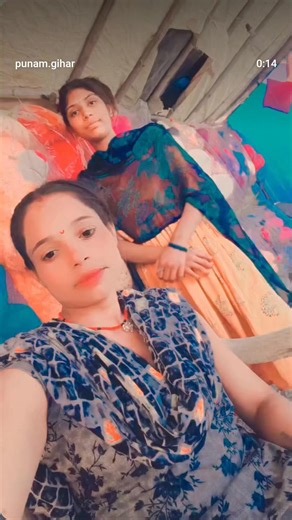 Punam Gihar on Instagram: "#mere pyare sath do pyar bhare shabd #mujhe follow kar loiyon #😇💔👈🏿"