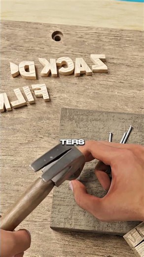 Tahtanın Çatlamasını Önleyen Gizli Çivi Taktiği 🔨 🪵 💡 #tarih #gerçekler #mizah