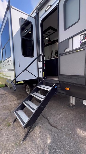 2023 Heartland BigHorn 40FT | Tony T Rv Tumminello