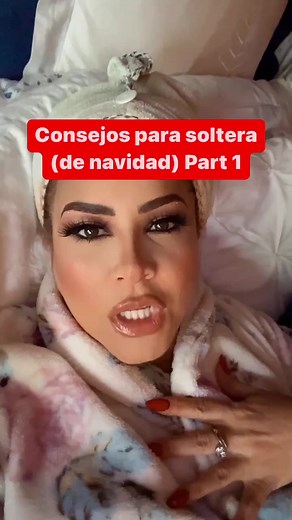 474K views · 10K reactions | Consejos para solteras de una mujer casada☺️ (de navidad ) Part 1 FirmaCaro 2.0 #cosasquesientecaro #carotips #reels #CarolinaSandoval #consejodeldia #Solteraaa #tips | Carolina Sandoval "La Venenosa" | Facebook