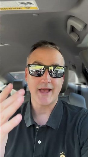 What’s the difference between a living will and a living trust?