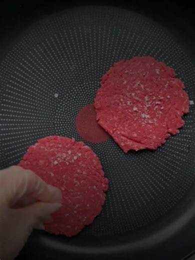 Easy Homemade Cheeseburger Recipe (Juicy & Flavorful) #recipe #recipesscope #avocado #foodie