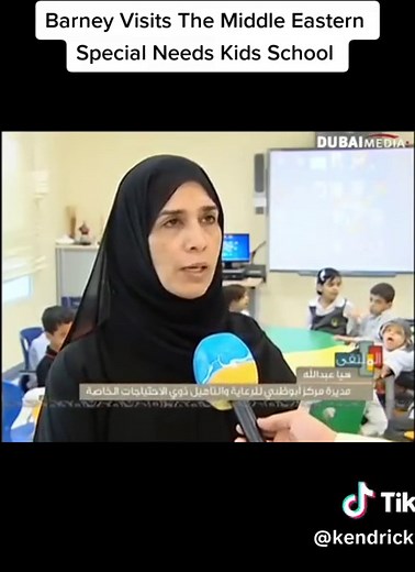 بارني يزور الأطفال ذوي الاحتياجات الخاصة في الشرق الأوسط
