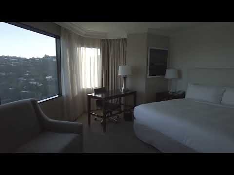 Hilton Los Angeles/Universal City - 1 KING BED CORNER ROOM W/ SOFABED Room Tour