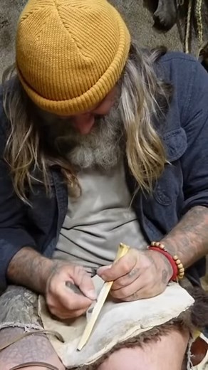 Bone Needle Extraction Using A Stone Age Burin #primitiveskills #stonetools #primitivetechnology | Paleo Tracks Survival