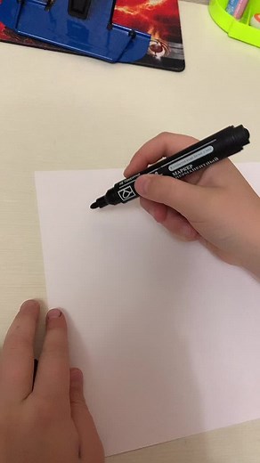Creative Drawing Techniques with Marker on Paper