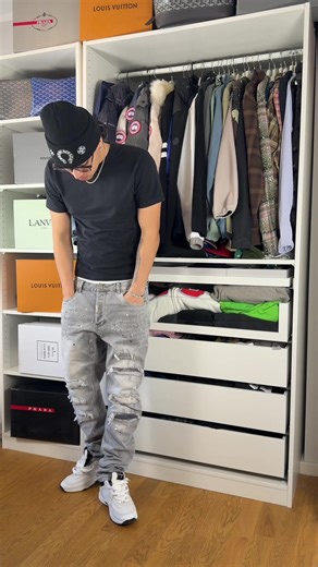 Slim Flared 😮‍💨🧼 #oufitinspo #cleanfit #flaredjeans #winterfits #slimfitpants @Lorenzo Worldwide