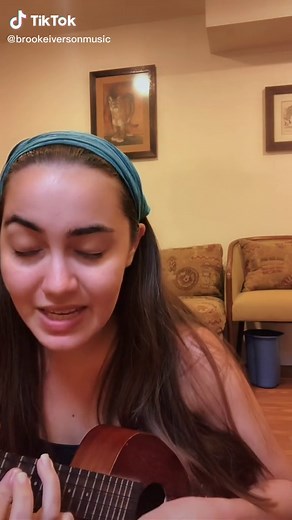 you’re a genius @sarcasticsoundsbeats #saygoodbye #uke