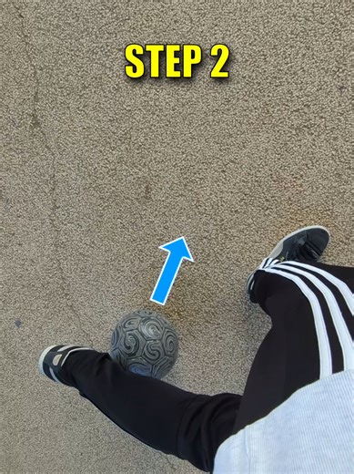 Master the Clapping Nutmeg Skill in Football