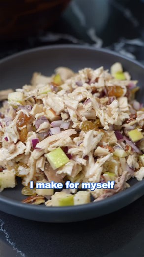 Kelly Scott on Instagram: "How to make Mayo-less Chicken Salad! Sign up for my newsletter to keep up to date with recipes and cooking techniques! Comment “NEWSLETTER” and I’ll send you a link to your DMs to join my community! I hate mayo but I love chicken salad - quite the conundrum. So I make mayo own chicken salad with a creamy vinaigrette and it is 10x better! Ingredients: 1. 1 rotisserie chicken, meat removed and diced 2. 1 apple, diced 3. 1/2 red onion, minced 4. 1/2 cup pecans 5. 1/2 cup 