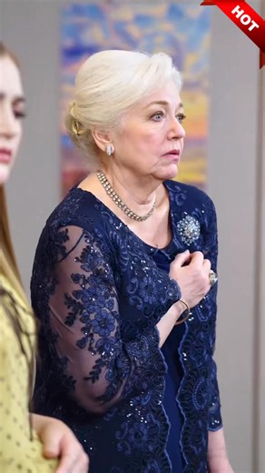 Watch the full program:👉🏻 "https://short.inbeidou.ai/link/reelshort/serial/2j9xcnBn/12 " 🥰Six years ago, Regina chose to break up with her boyfriend Julian to avoid hindering his promising military career due to her overwhelming debt. Six years later, they reunite in a foreign land, Julian is now a commanding officer, while Regina is a single mother. Their chemistry reignites, but their bonding faces uncertainties of their class differences and pressure from people around them. This time, wil