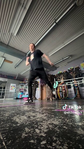 Michael Jackson Groovy Dance Moves